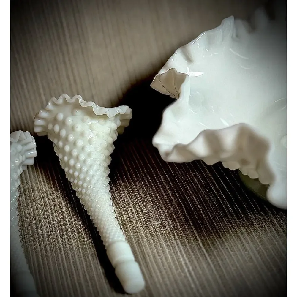 Vtg Fenton Milk Glass Hobnail 3 Horn Epergne Centerpiece Ruffled Trumpet Vase